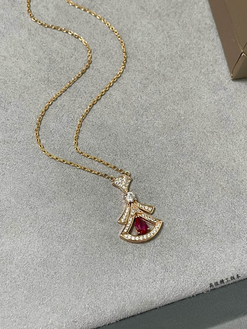 Bv1g*ai necklaces